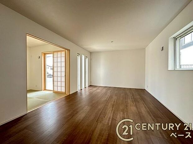 ■現地撮影写真■家計と環境に優しい、断熱性・保温性に優れたペアガラスを使用しています!