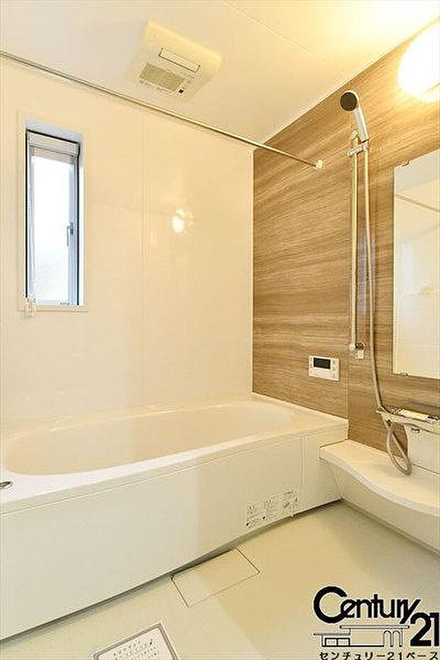 ■ゆったり1坪サイズの浴室!足を伸ばしての入浴は疲れも癒してくれます!■