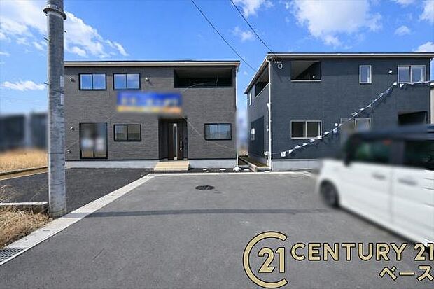 ■現地撮影写真■前面道路は広々しており、お車の出し入れも楽々!