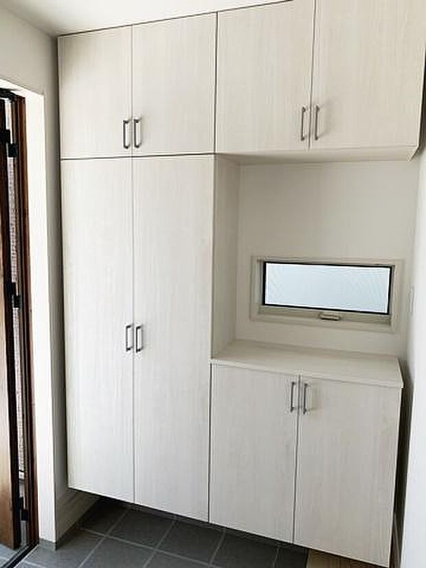 ■現地撮影写真■玄関には大容量シューズボックス完備!