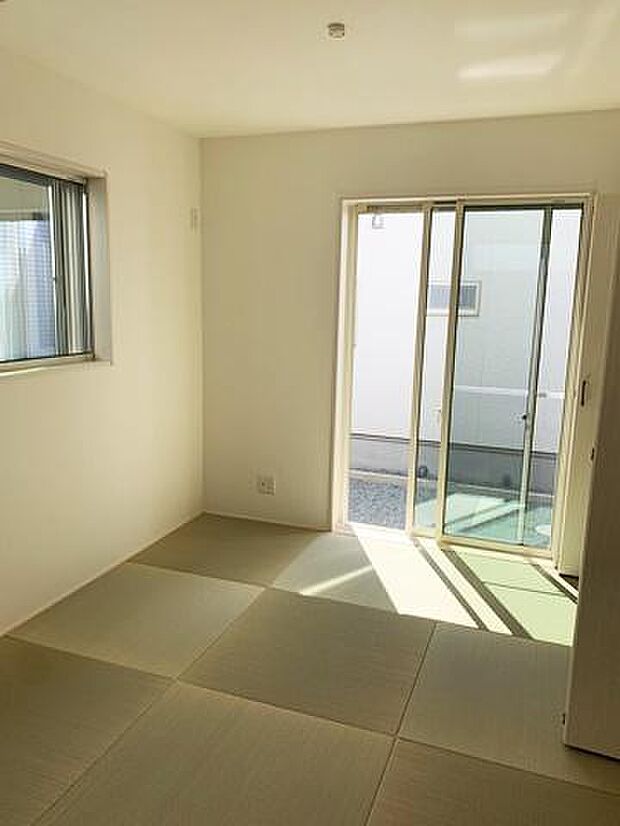 ■現地撮影写真■ほっこり落ち着ける、リビング隣接タイプの和室です!