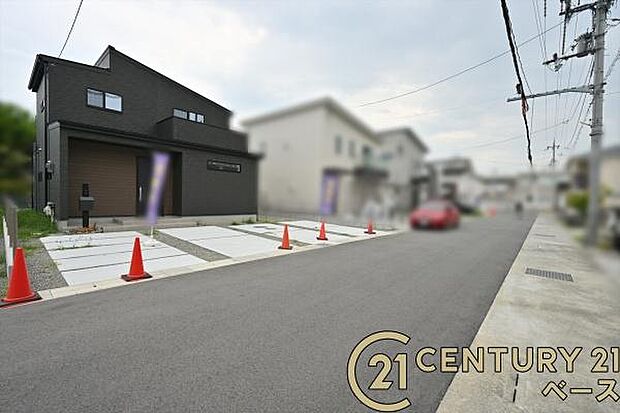 ■現地撮影写真■前面道路約6m以上で車の出し入れも楽々!