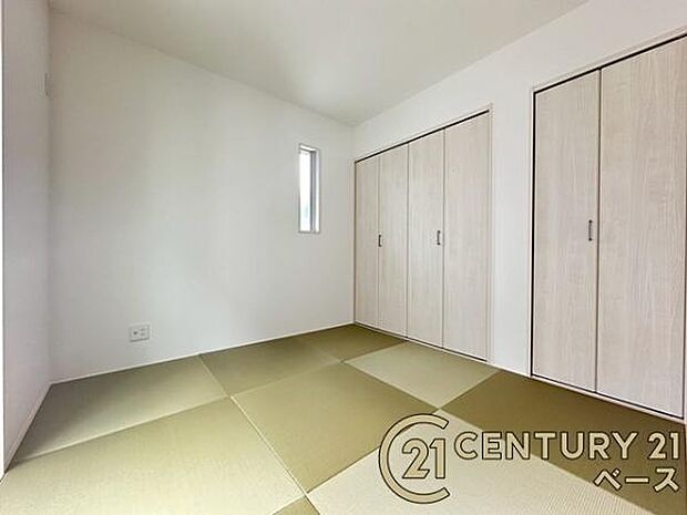 ■現地撮影写真■ほっこり落ち着ける和室。客間としても、ご家族のくつろぎスペースとしてもご利用いただけます。