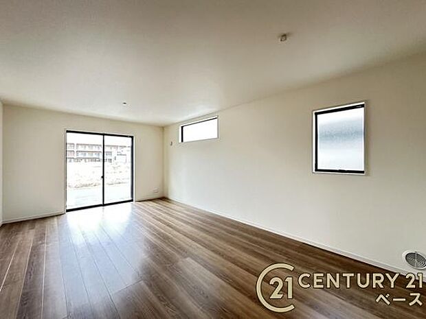 ■現地撮影写真■家計と環境に優しい、断熱性・保温性に優れたペアガラスを使用しています!