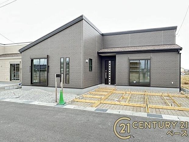 ■現地撮影写真■駐車スペース2台分完備!