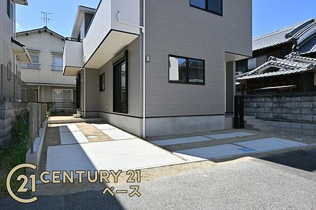 ■現地撮影写真■駐車スペース2台分完備!