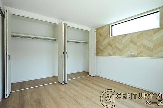 ■現地撮影写真■全居室に広々収納スペース完備!