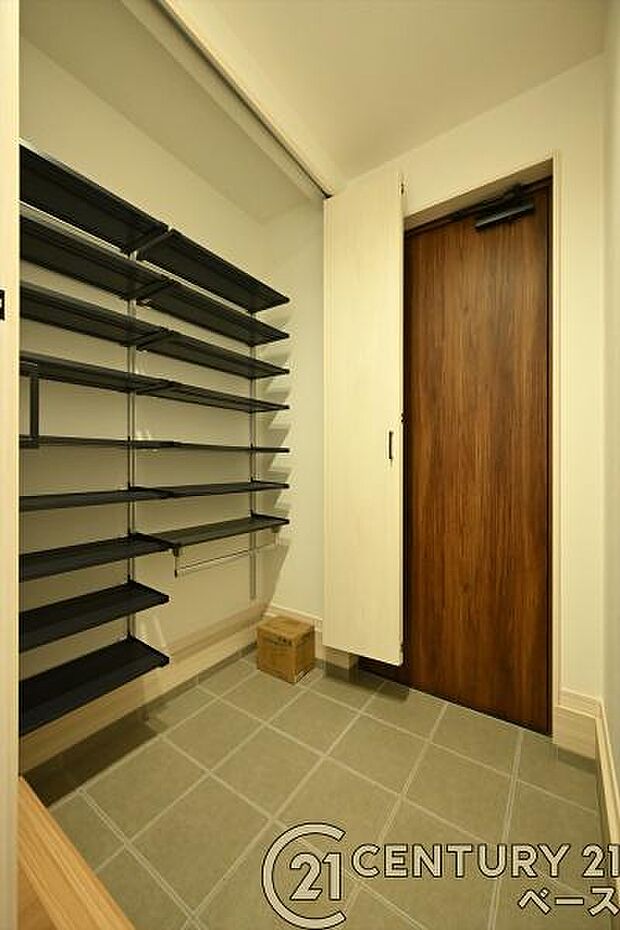 ■現地撮影写真■土間収納付きで玄関をスッキリ広々使用出来ます!