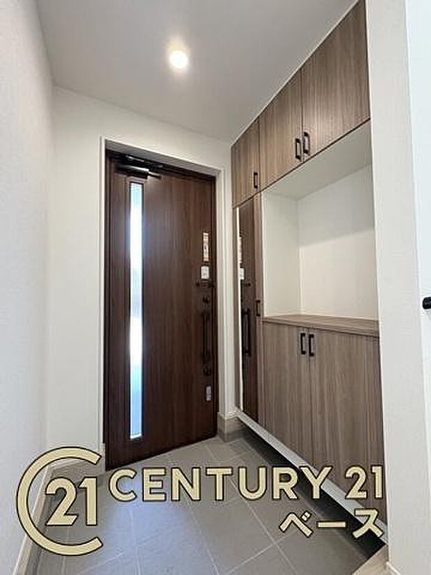 ■現地撮影写真■玄関には大容量シューズボックス完備!