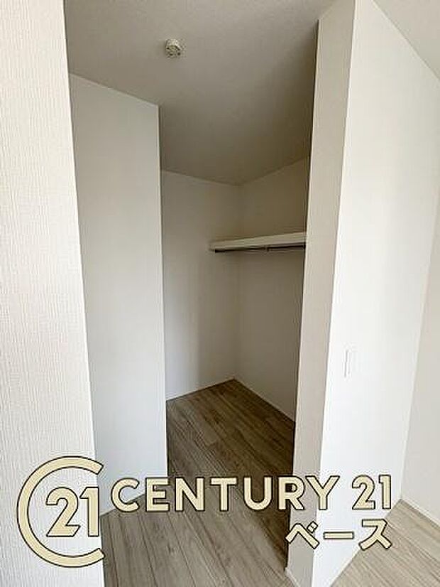 ■現地撮影写真■広々としたWICを完備!大きな荷物も楽々収納!■