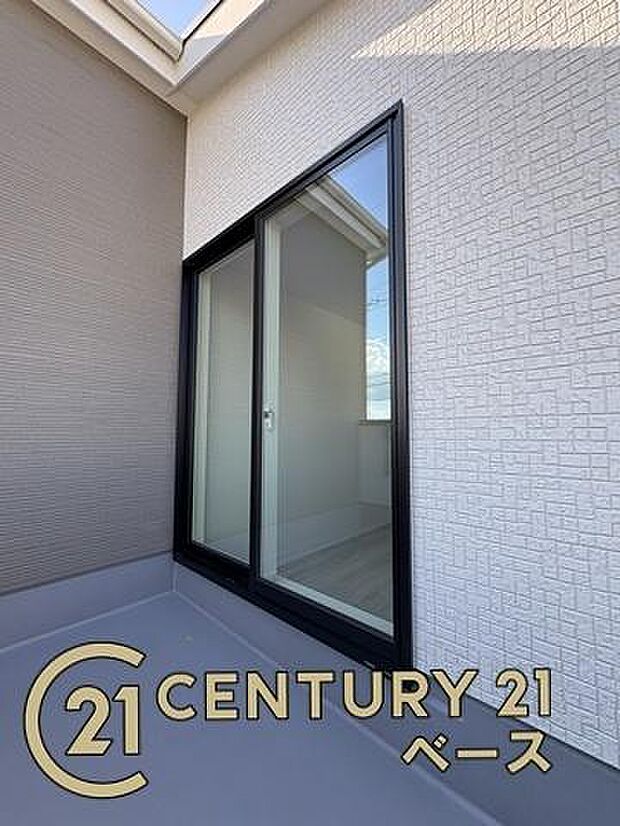 ■現地撮影写真■日当たりのよい南向きバルコニー!洗濯物もよく乾きます!