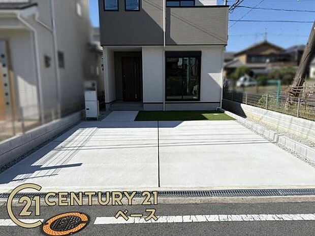 ■現地撮影写真■駐車スペース2台分完備!