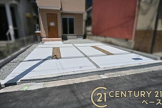 ■現地撮影写真■駐車スペース2台分完備!