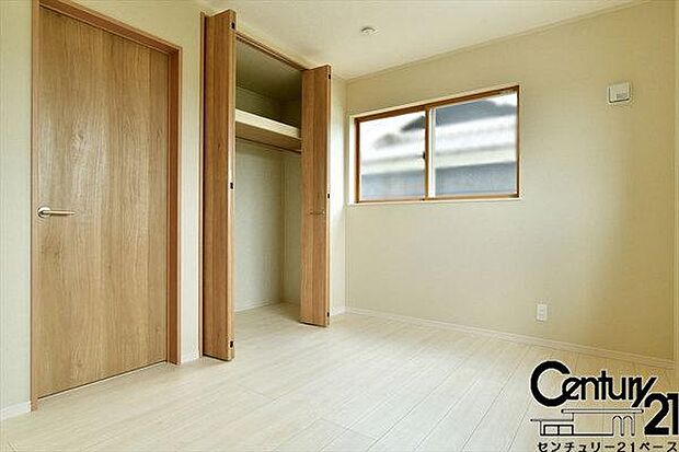 ■冬物のコートや季節のものなどたくさんしまえる広さ!■