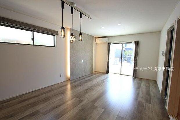 2号棟：ご家族みんながゆったり寛げるリビング(2025年09月撮影)