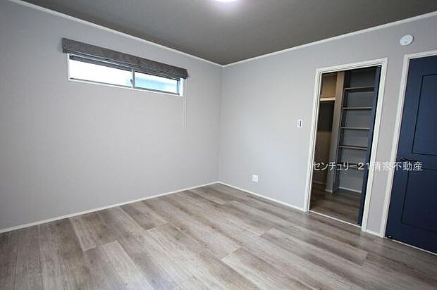 2号棟：収納便利なウォークインクローゼットあり！(2025年09月撮影)