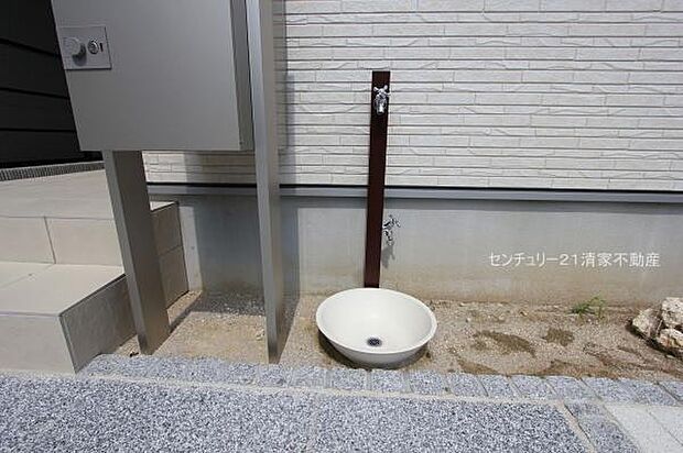 2号棟：洗車に便利な立水栓あり(2025年09月撮影)