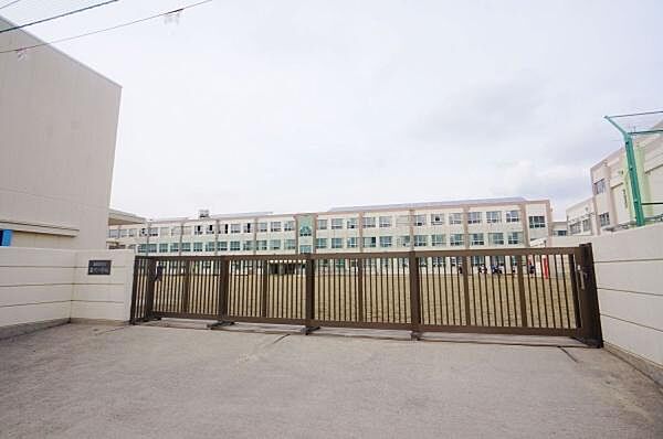 苗代小学校まで270m、苗代小学校まで270m(徒歩約4分)