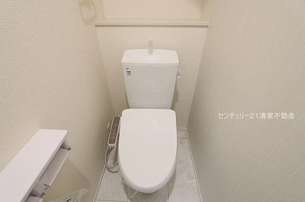 5号棟:白を基調とした、清潔感のある水廻りです。(2026年04月撮影)