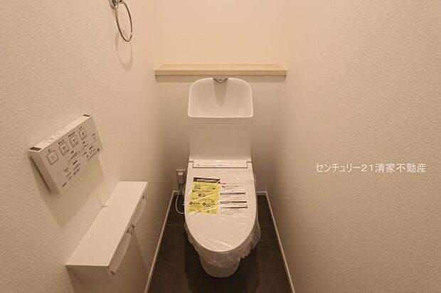 2号棟:白を基調とした、清潔感のある水廻りです。(2026年03月撮影)