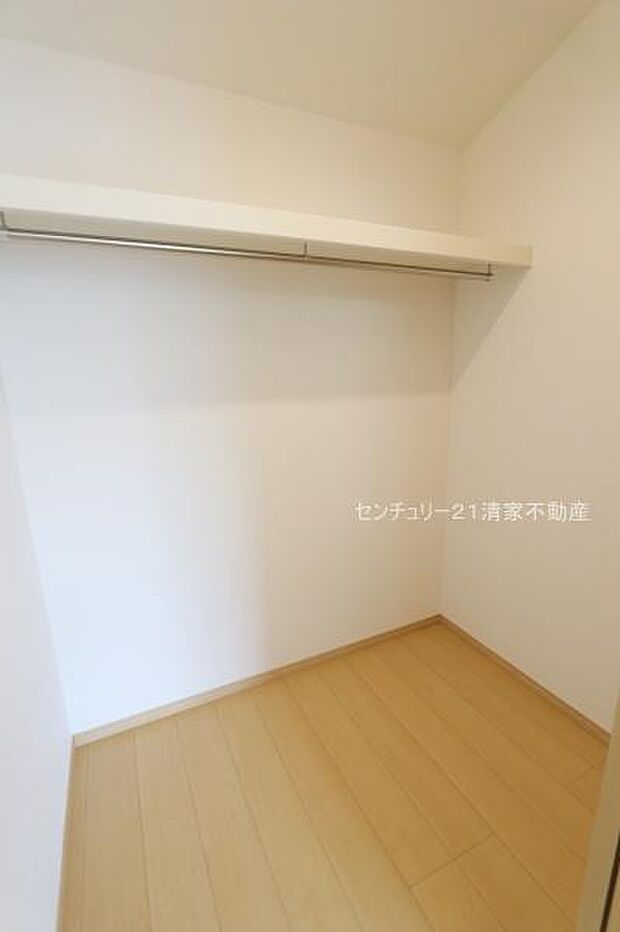 収納力のあるウォークインクローゼット!(2026年08月撮影)