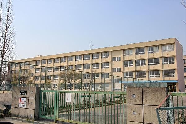 東中学校まで1000m、東中学校まで1000m(徒歩約13分)