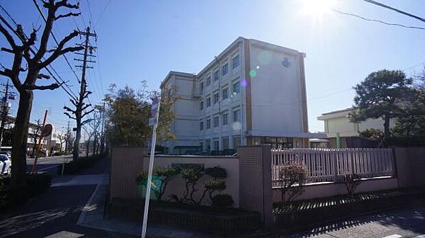 守山西中学校まで800m、守山西中学校まで800m(徒歩約10分)