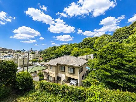 バルコニーからの眺望です！是非一度現地までお越しください。ご自宅まで送迎も可能です。