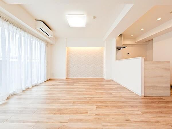 家族が自然と集まるリビングは落ち着きのある空間です♪