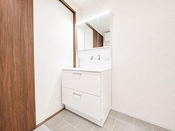 豊富な収納スペース。収納が多いとお部屋が広く使えます！
