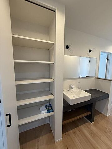 収納 彦根市西今町