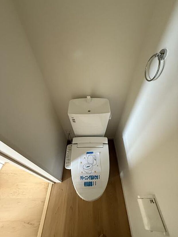 1階2階ともに温水洗浄便座付きです