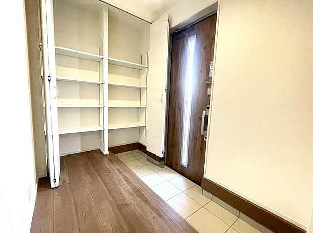 同社施工例写真色・仕様は実際の物件と異なる場合がございます。