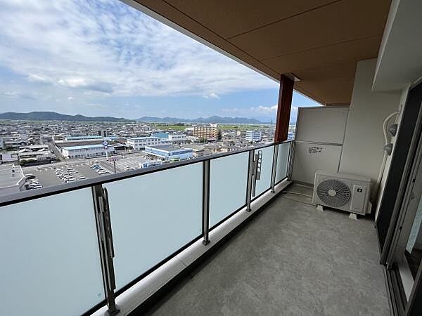 最上階11階のお部屋で眺望良好です！