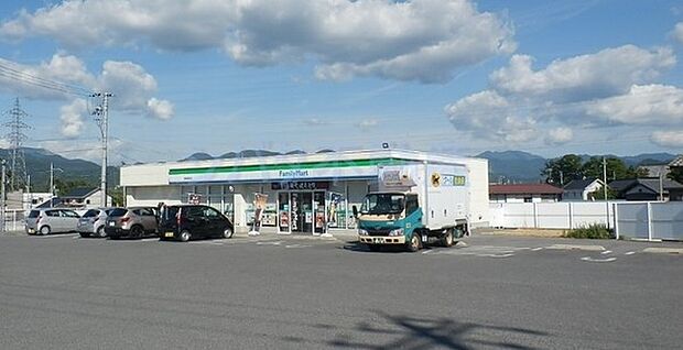 ファミリーマート彦根高宮町店まで396m