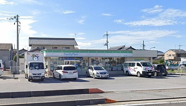 ファミリーマートとよさと沢店まで1983m