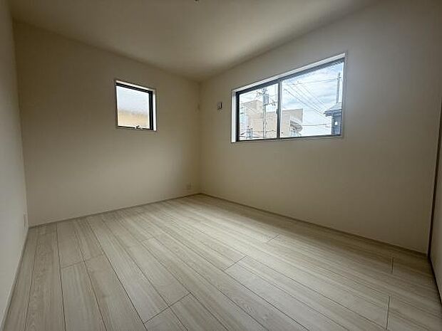 同社施工例写真子供部屋にぴったりな洋室。クローゼットがありお部屋を広々と使えます色・仕様は実際の物件と異なる場合がございます。