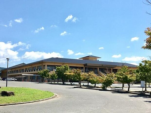 長浜市立長浜南小学校まで1986m