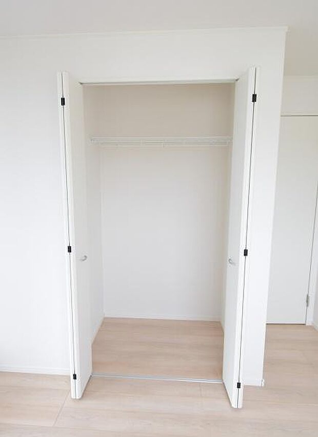 同社施工例写真色・仕様は実際の物件と異なる場合がございます。