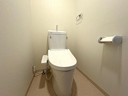 トイレも新品交換されています