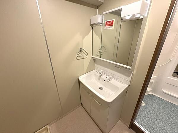 新品交換された洗面です