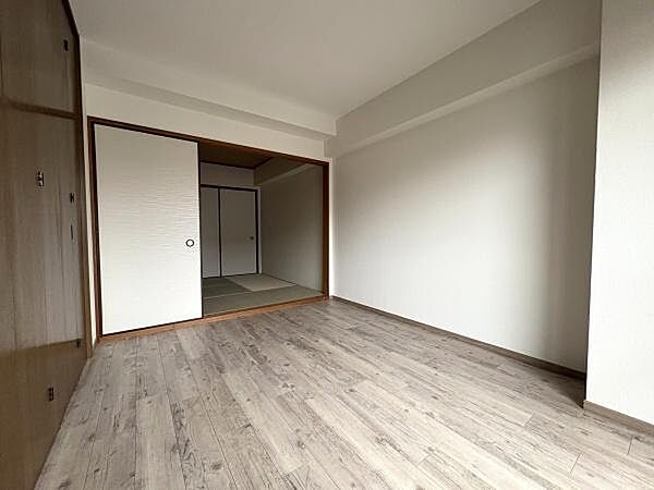 リビングと繋がるお部屋で広々お使いいただけます