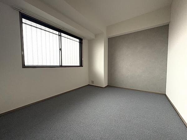 5.4帖の洋室です