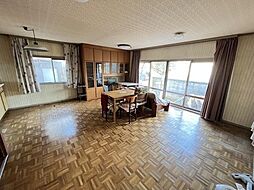 彦根市肥田町　中古戸建 4SLDKのリビング/ダイニング