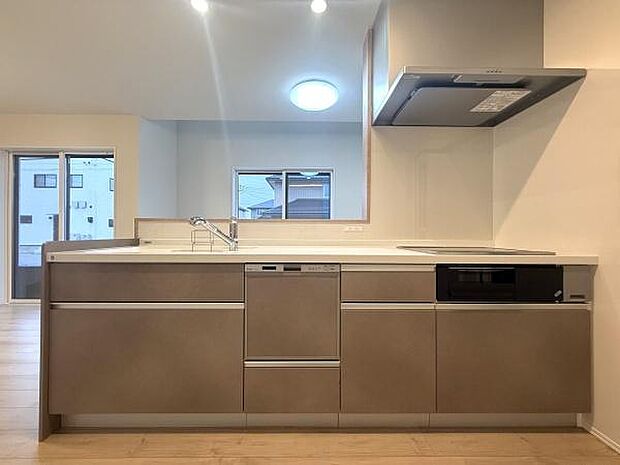 食器洗い乾燥機、IHクッキングヒーターで家事ラクなキッチン