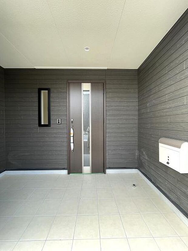 玄関※掲載写真は同社施工例写真です。実際の物件とは異なります。