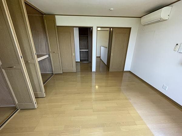 寝室