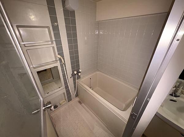 ※掲載写真はAI処理により家具・小物を消去しています。実際の室内状況とは異なる場合があります。現況を優先とします。