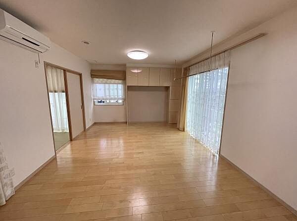 ※掲載写真はAI処理により家具・小物を消去しています。実際の室内状況とは異なる場合があります。現況を優先とします。