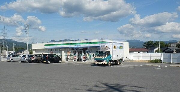 ファミリーマート彦根高宮町店まで909m